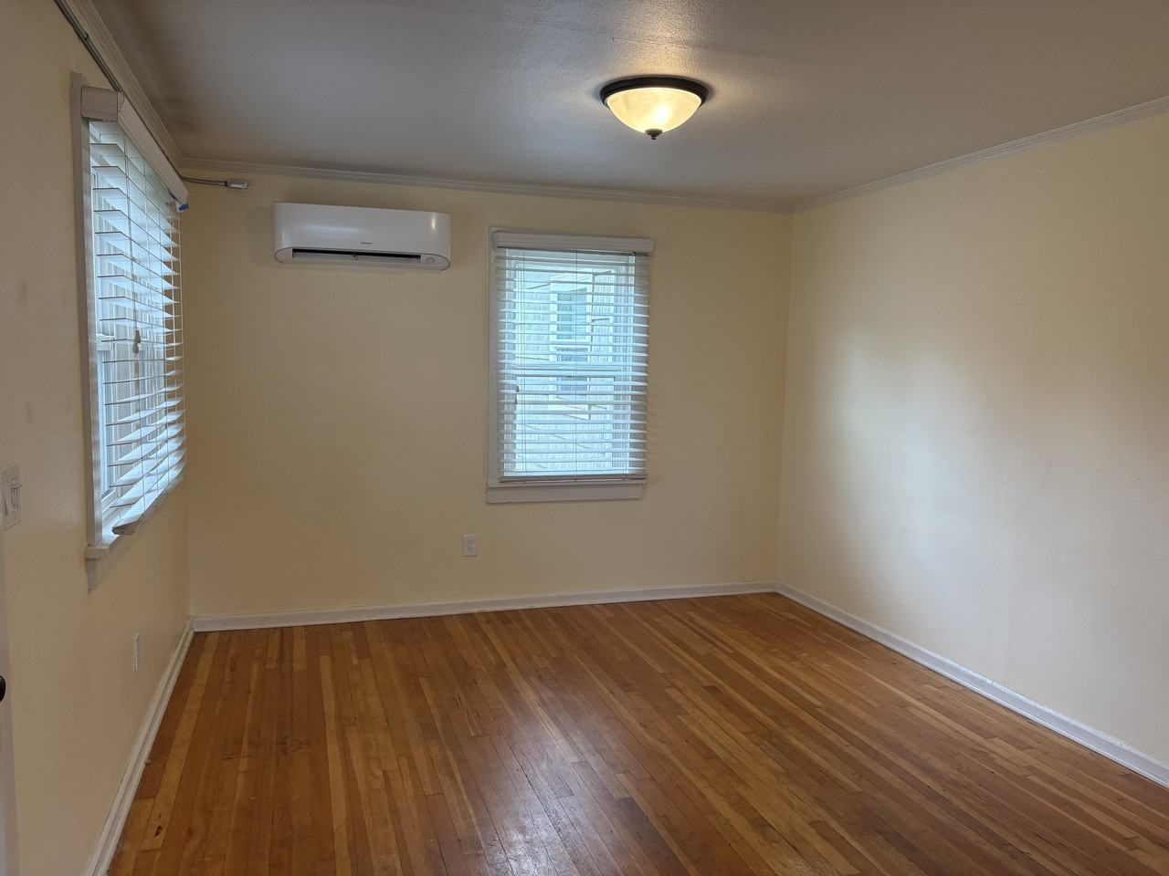 4711 Northeast 55th Avenue #4711 - Photo 2 of 16