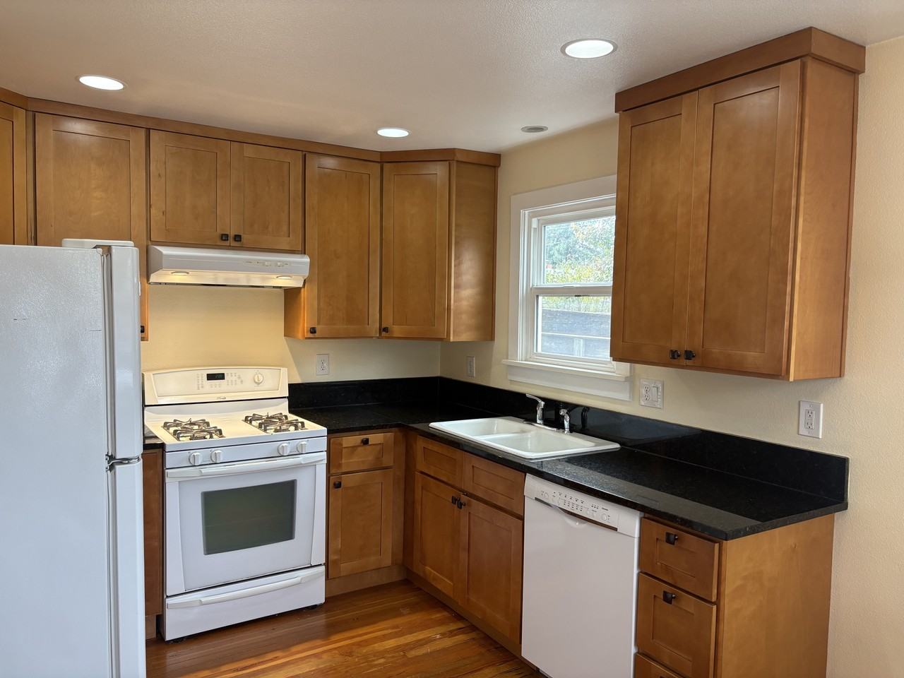 4711 Northeast 55th Avenue #4711 - Photo 4 of 16