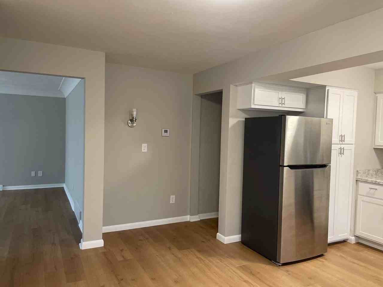 1910 Thornapple Ave #1 - Photo 6 of 20