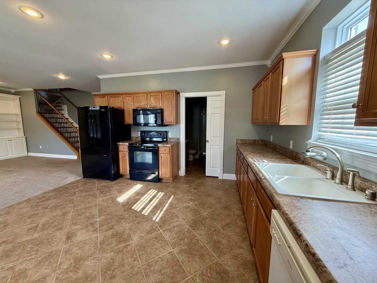 98 Melrose Dr Apt A #1 - Photo 6 of 40