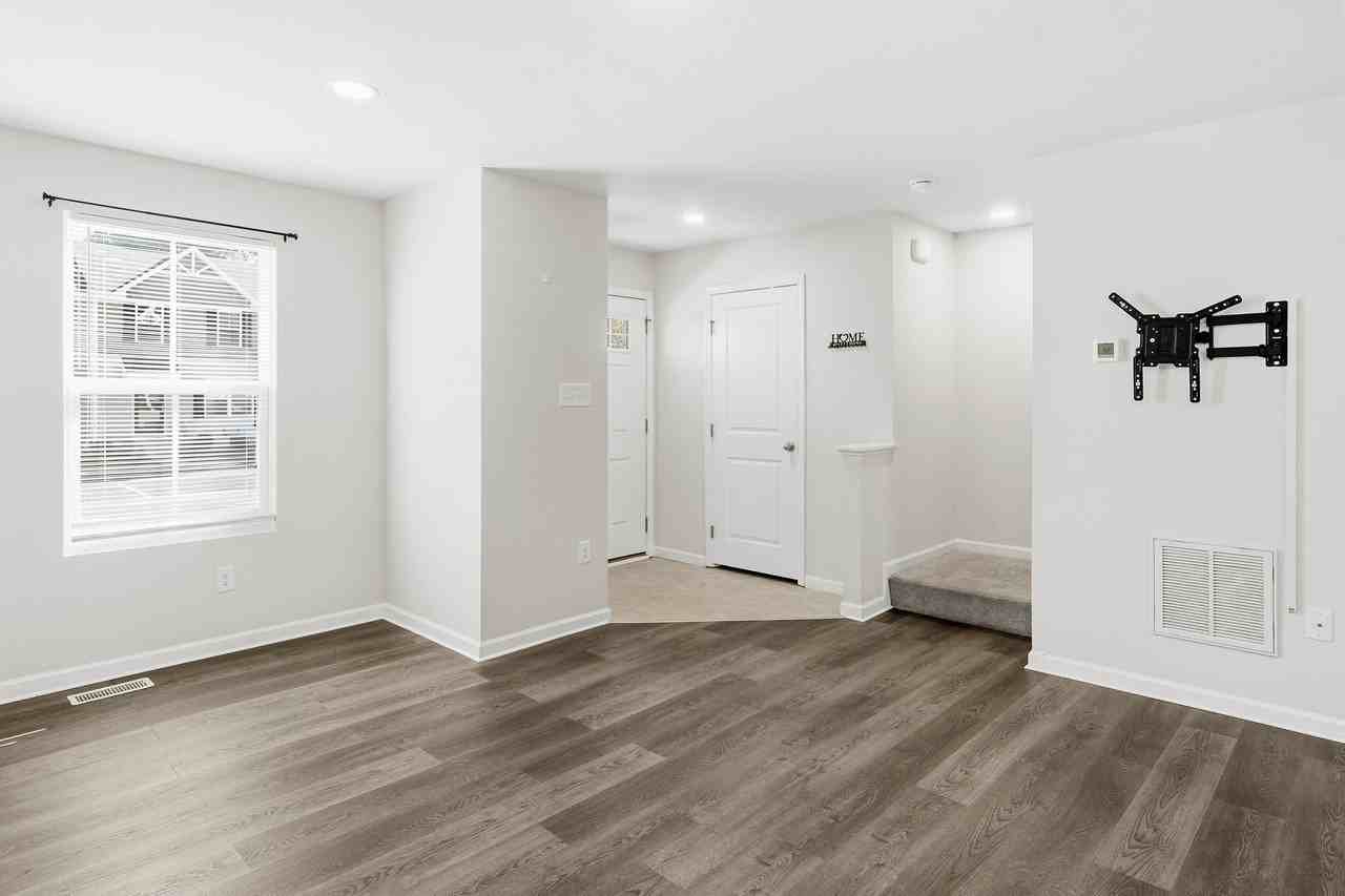 28971 Saint Thomas Boulevard #1 - Photo 7 of 31