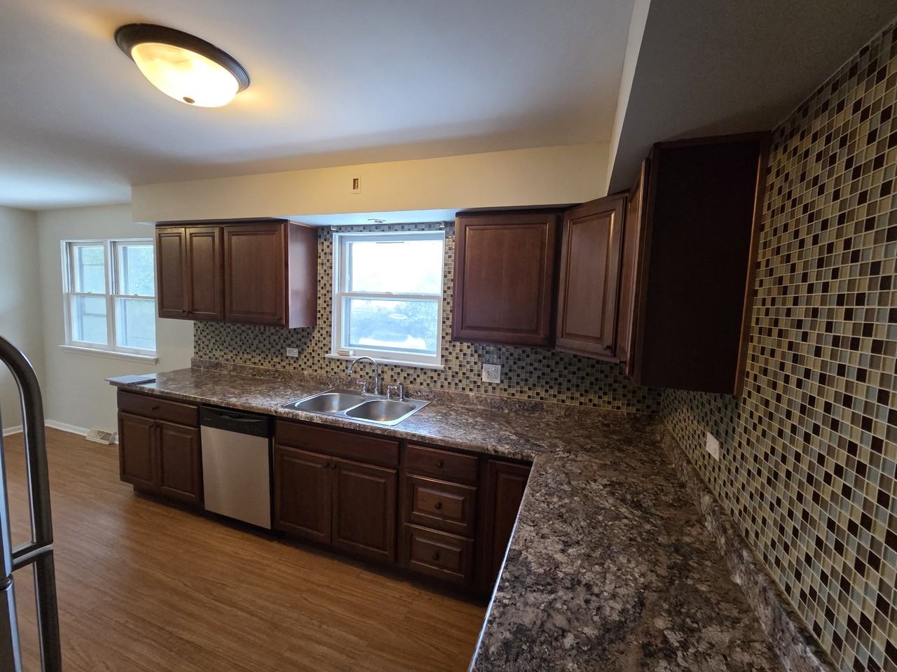 1311 Kenmore Ave #1 - Photo 7 of 26