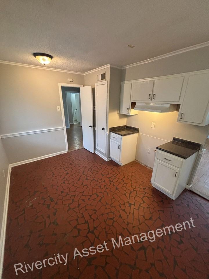 4080 Chippewa Rd #1 - Photo 5 of 10