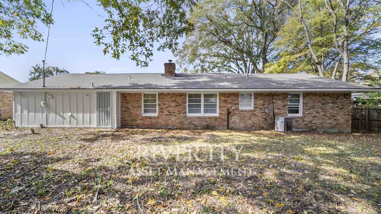 3770 Wisteria Cove #1 - Photo 4 of 26