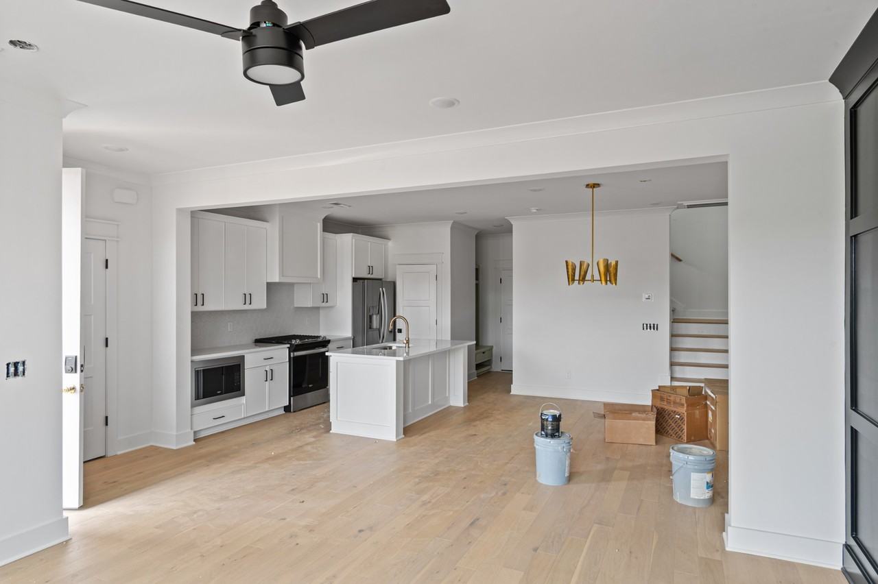 1712 1712 Carvell AvenueUnit A #1 - Photo 2 of 10