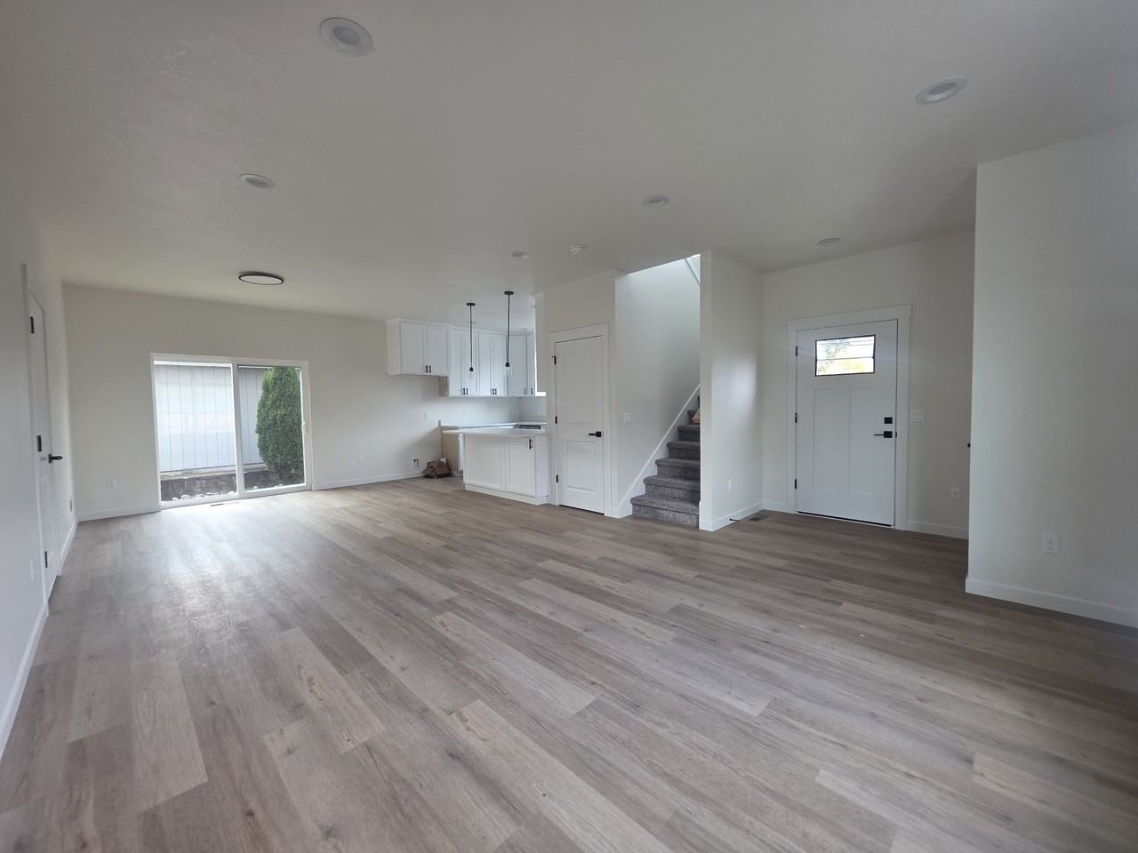 731 MHH8-17- 731 E Street Independence, OR 97351 - 1 #1 - Photo 5 of 36