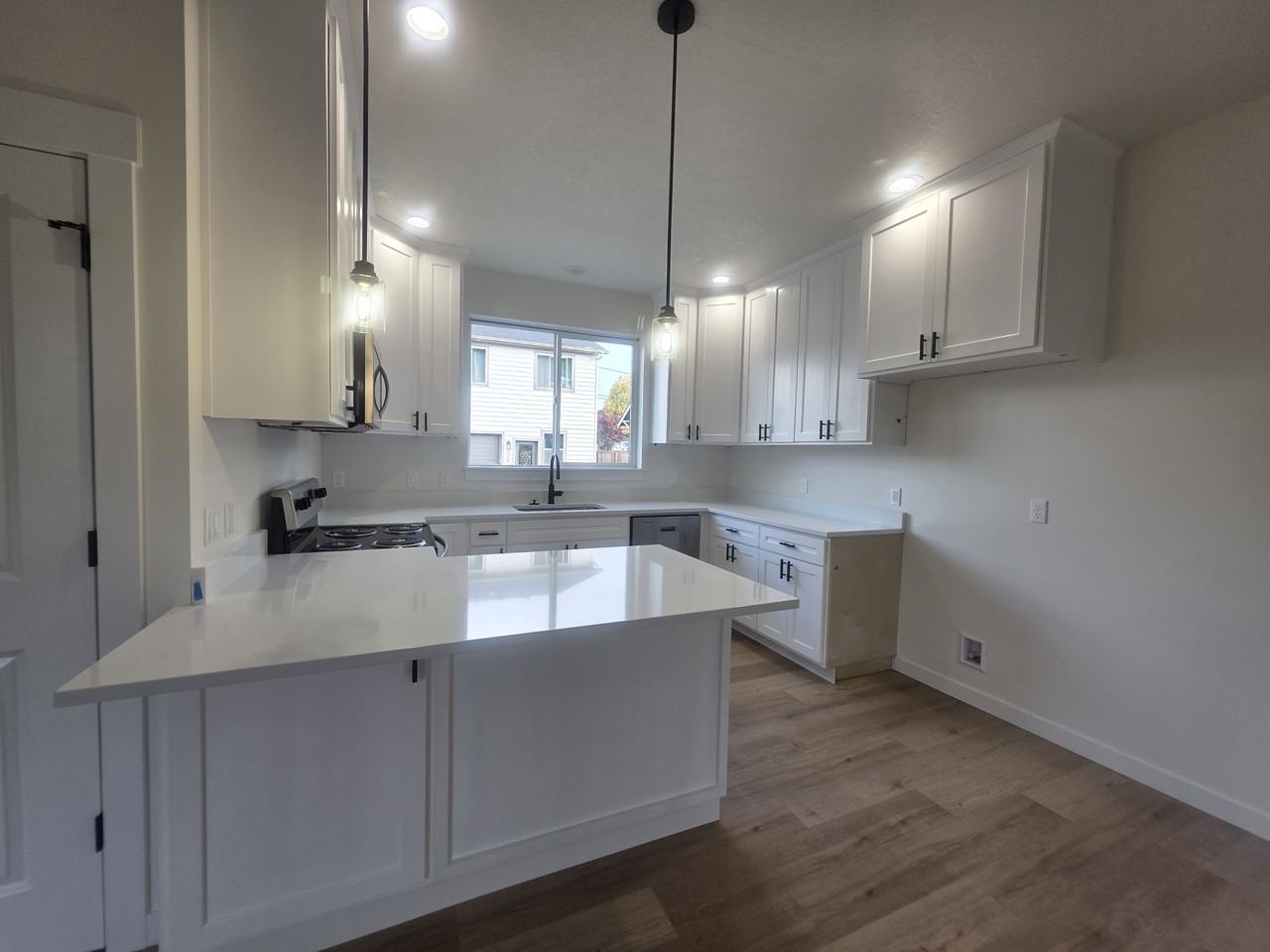 731 MHH8-17- 731 E Street Independence, OR 97351 - 1 #1 - Photo 6 of 36