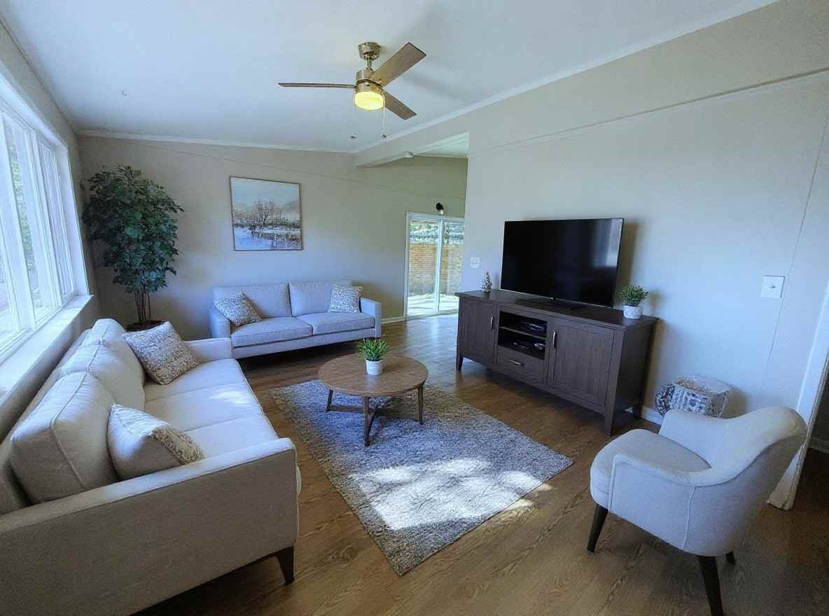 911 Fiske St #1 - Photo 2 of 10