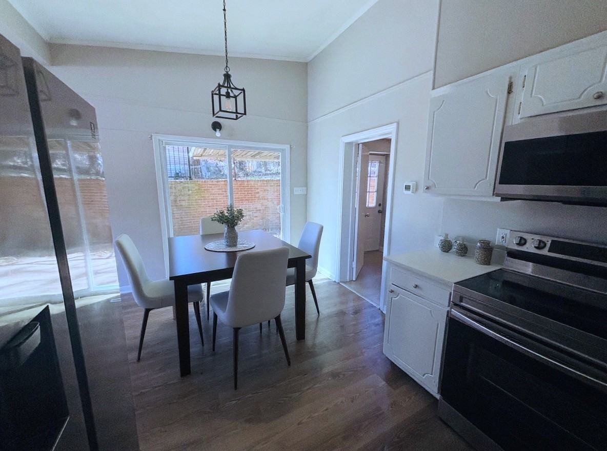 911 Fiske St #1 - Photo 3 of 10