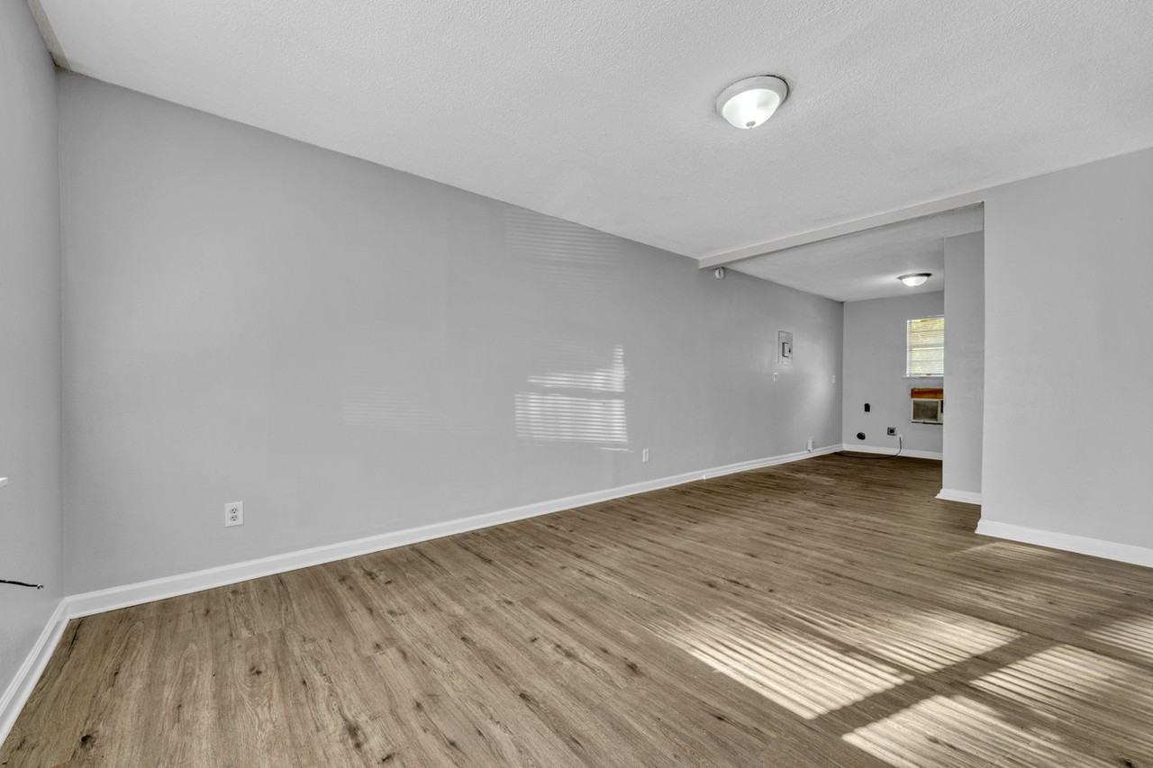 2020 22nd Ave N #B - Photo 4 of 17