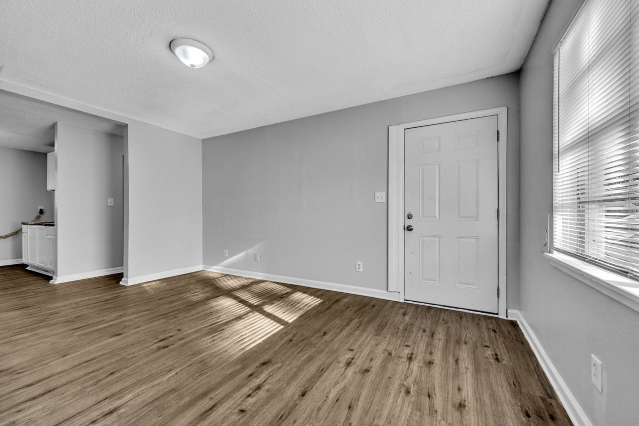 2020 22nd Ave N #B - Photo 5 of 17