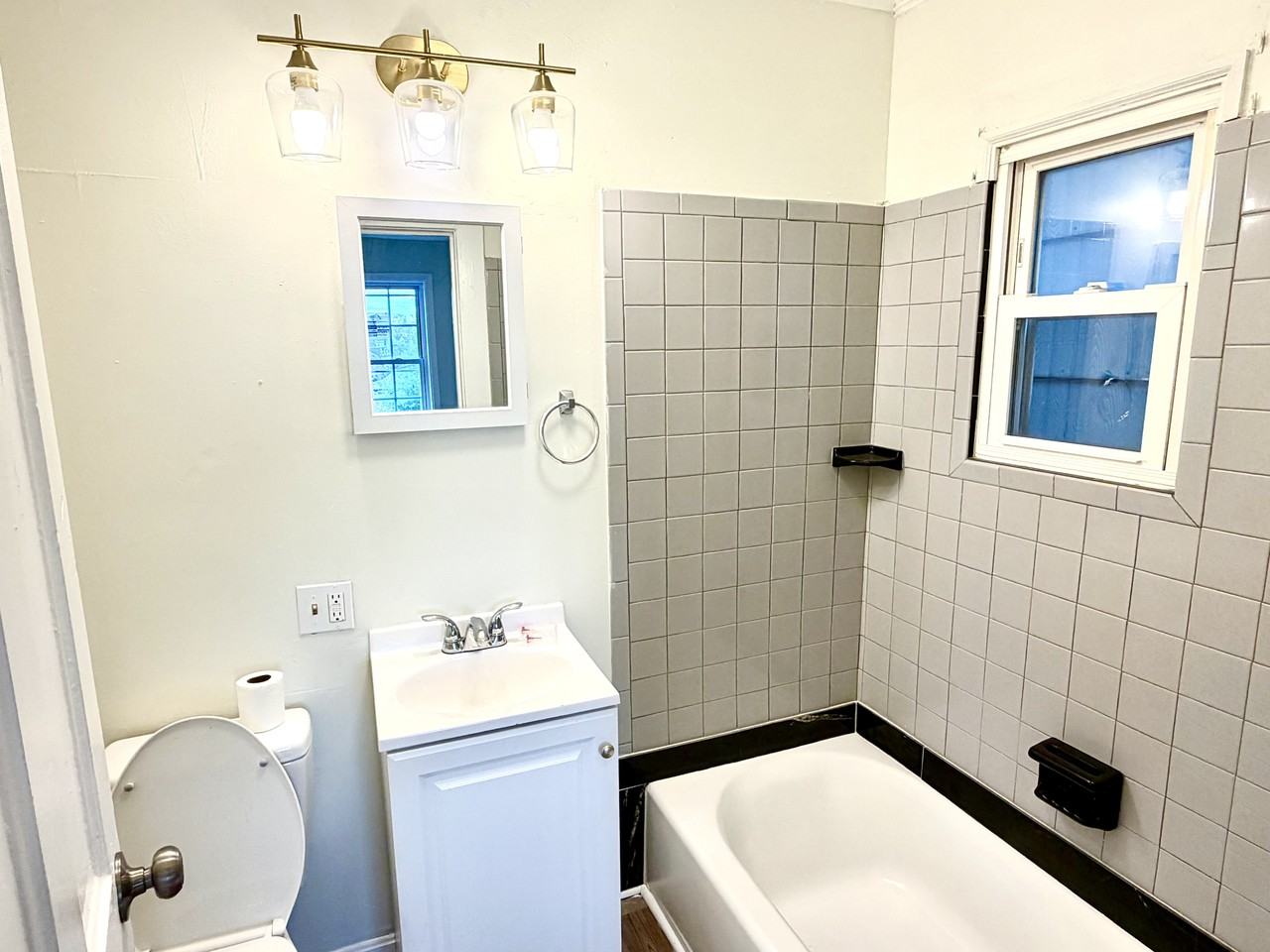 714 Eureka St #1 - Photo 3 of 12