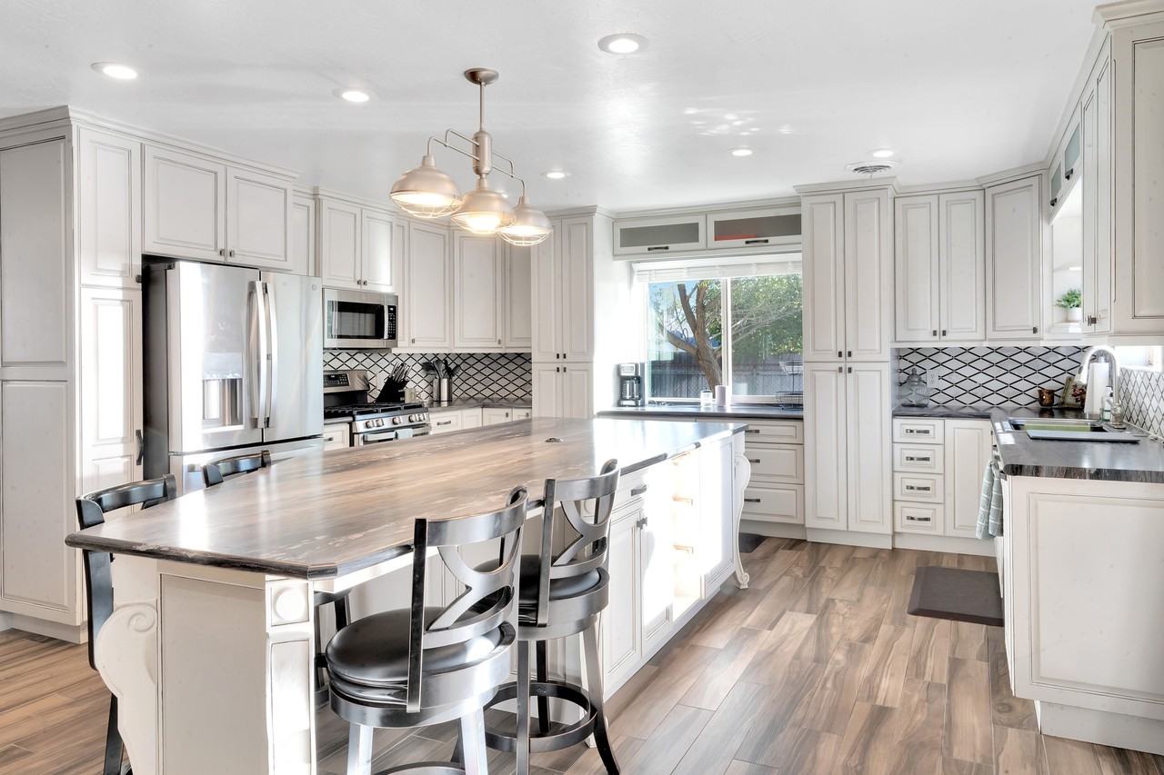 5807 Carl St #1 - Photo 7 of 10