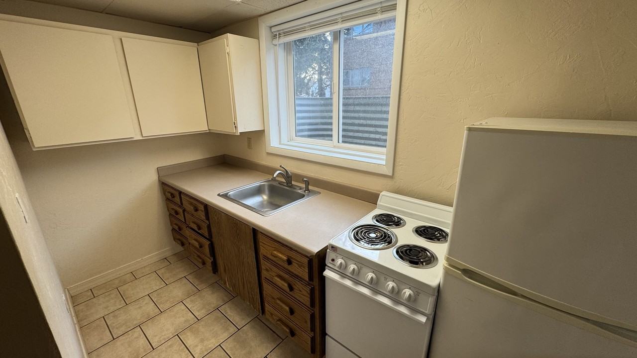 515 S 11th Ave #A - Photo 2 of 14