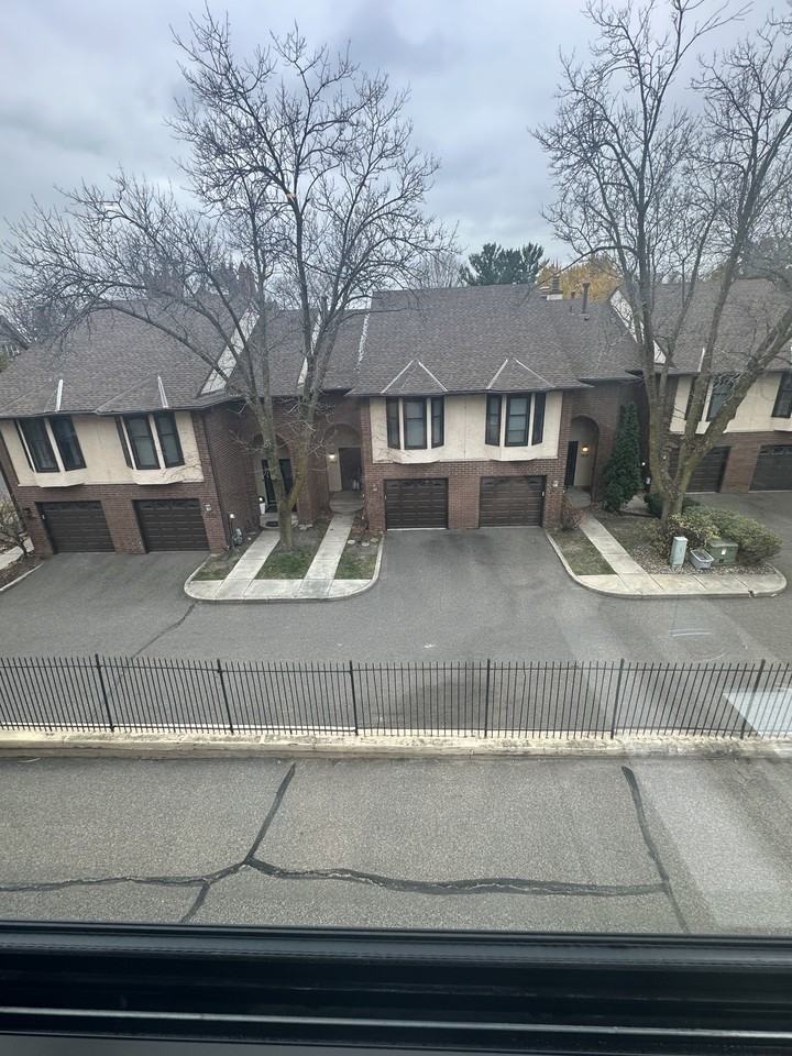 1912 Dupont Ave S #304 - Photo 7 of 24