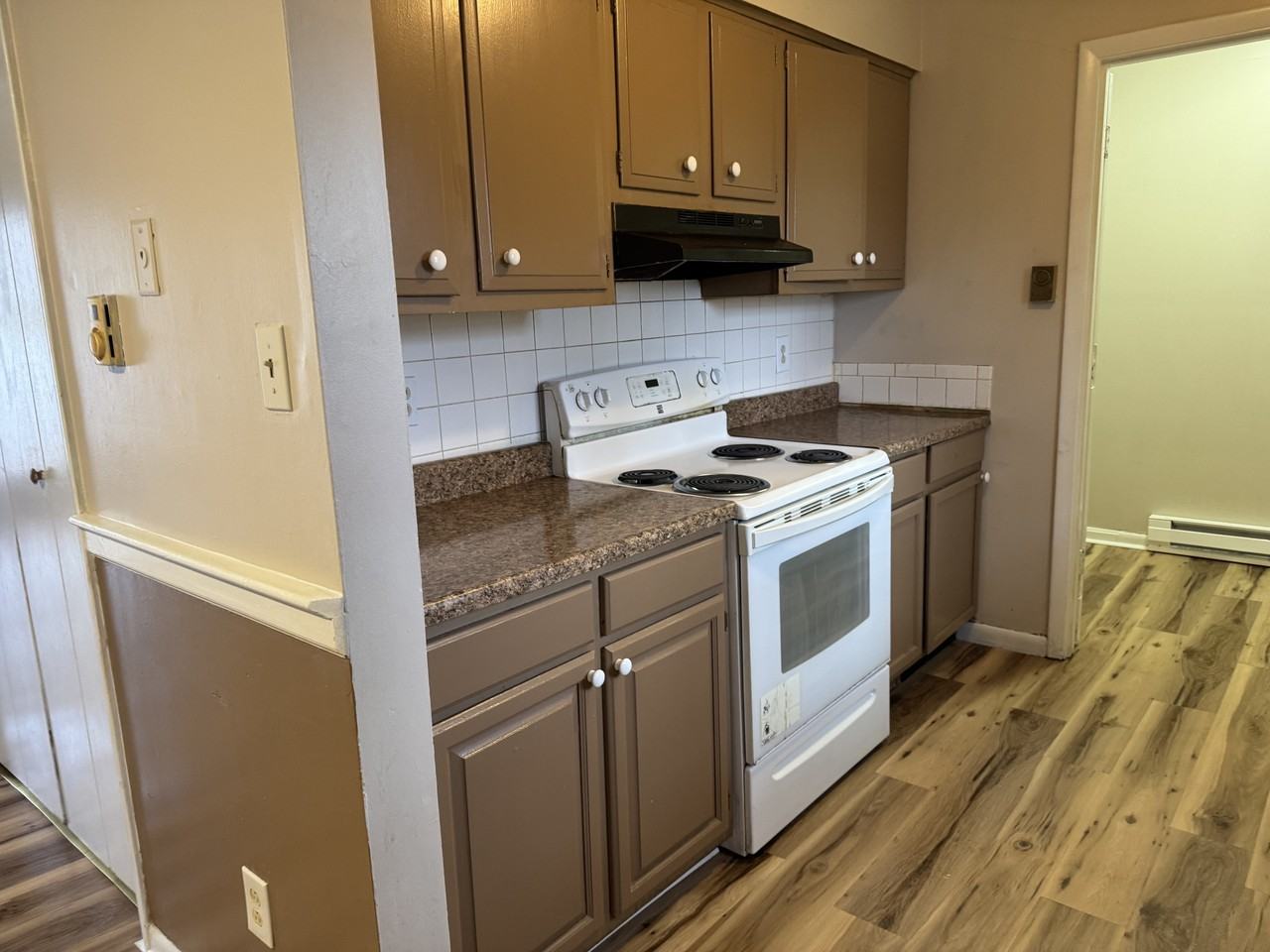 179 Hedgewood Ct #1 - Photo 3 of 24