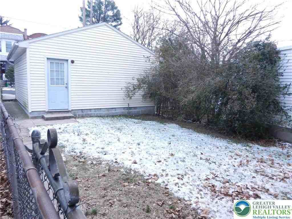 1428 Center Street #1 - Photo 2 of 9