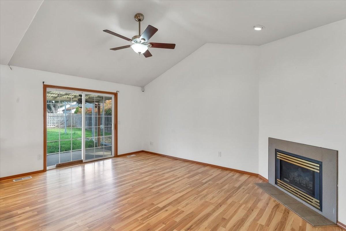 3133 19th Ave Se #1 - Photo 4 of 39