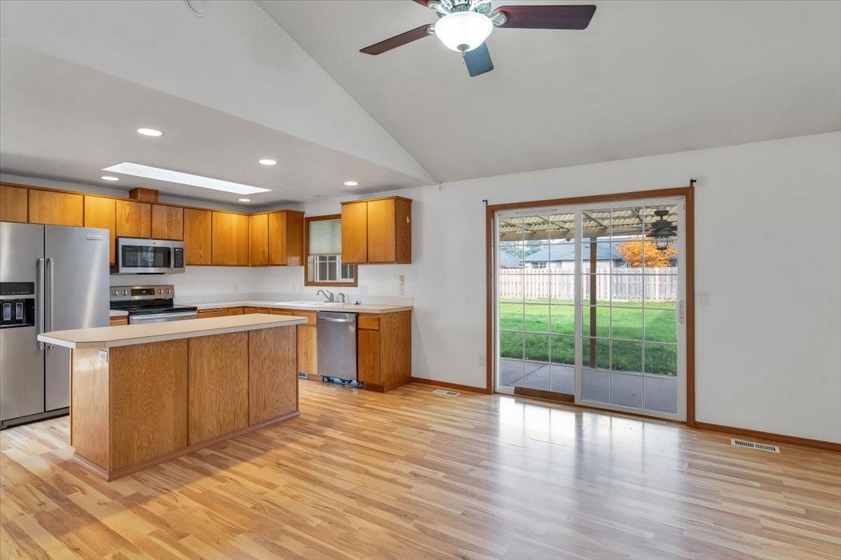 3133 19th Ave Se #1 - Photo 7 of 39