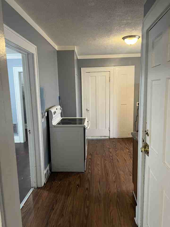 224 Weaver St #1 - Photo 7 of 13