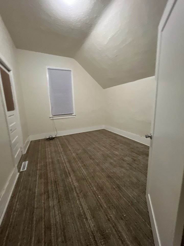 104 Lake St #1 - Photo 4 of 17