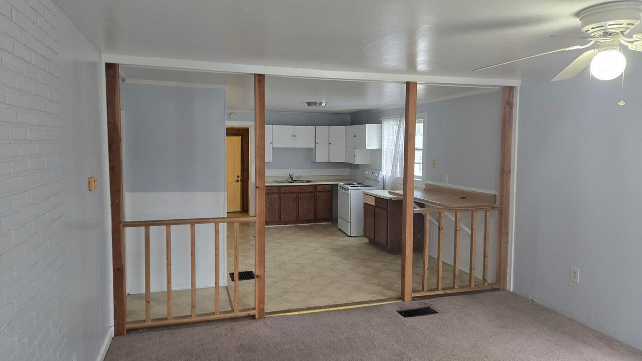 415 E 35th St #1 - Photo 4 of 9