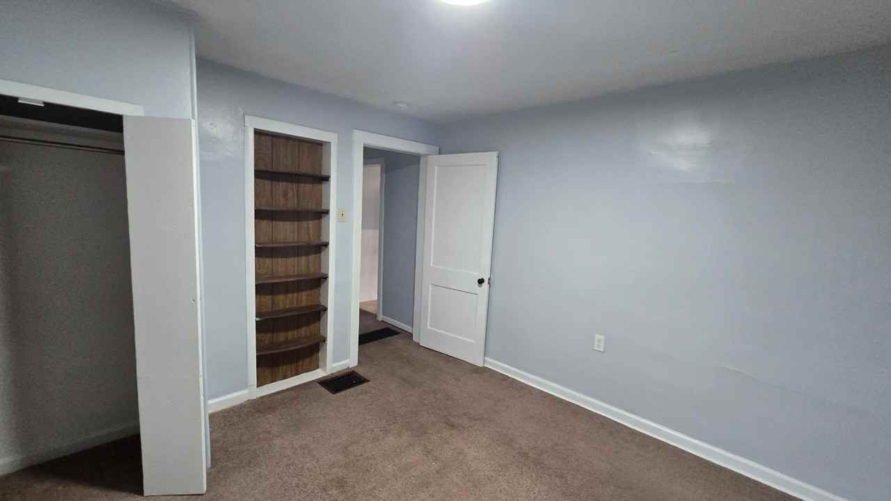 415 E 35th St #1 - Photo 6 of 9