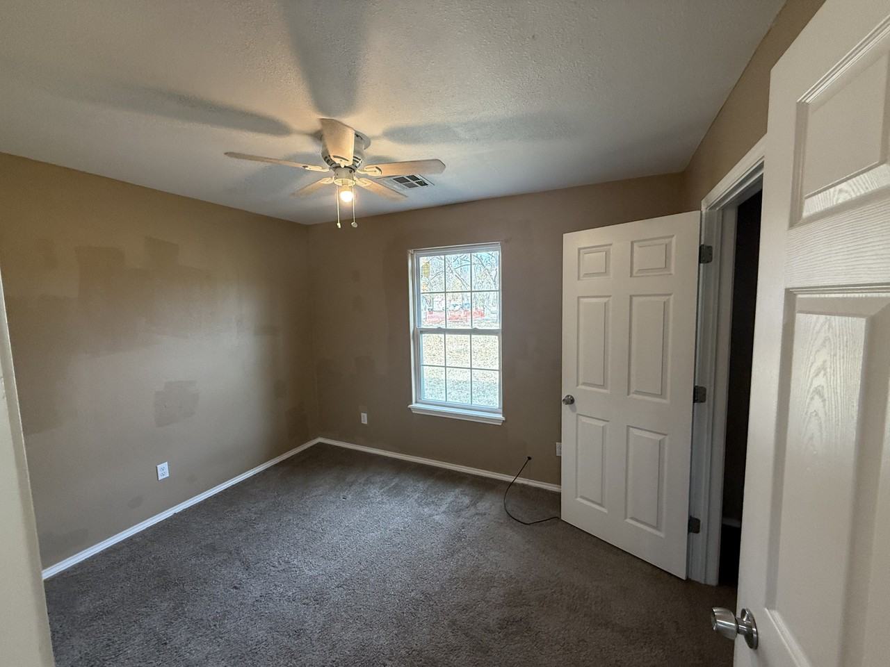 730 West 14th Street #1 - Photo 4 of 7