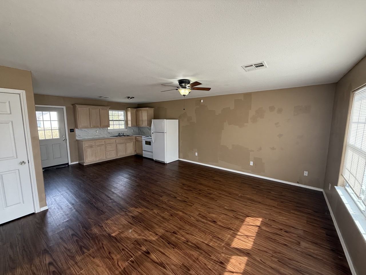 730 West 14th Street #1 - Photo 6 of 7