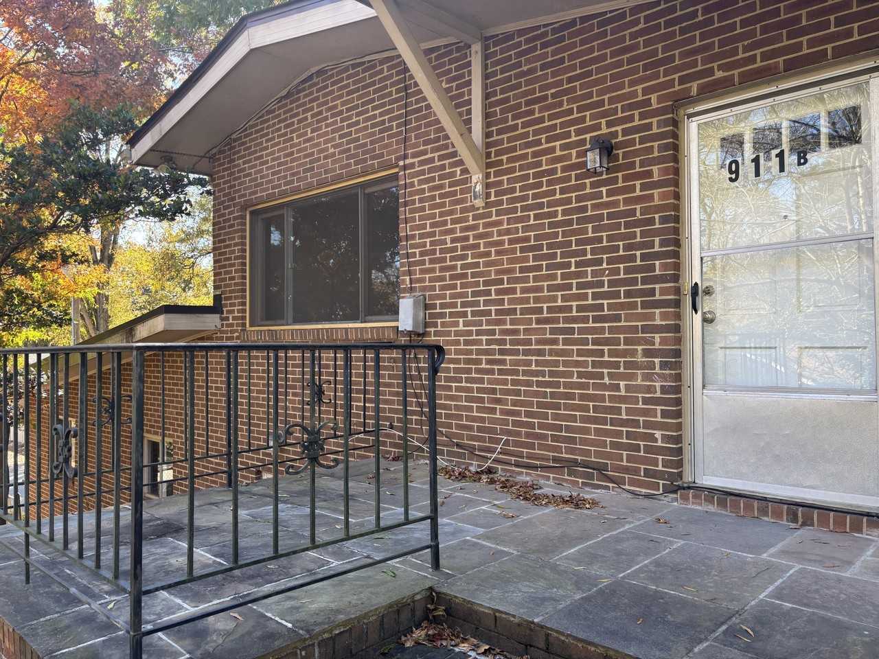 911 Fiske St #2 - Photo 4 of 7