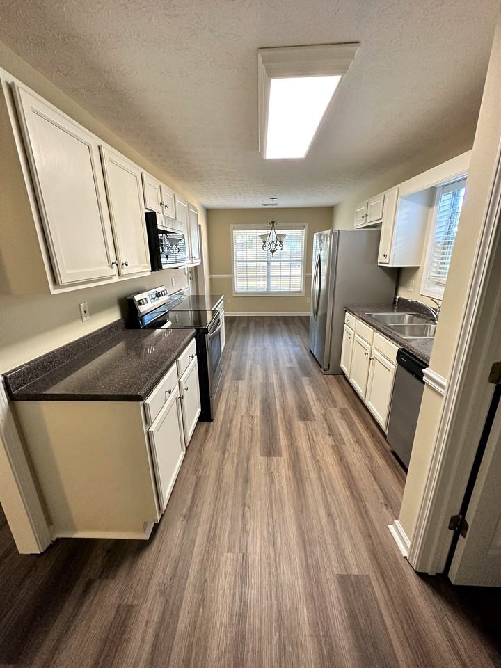 2162 Jefferson St #1 - Photo 4 of 12