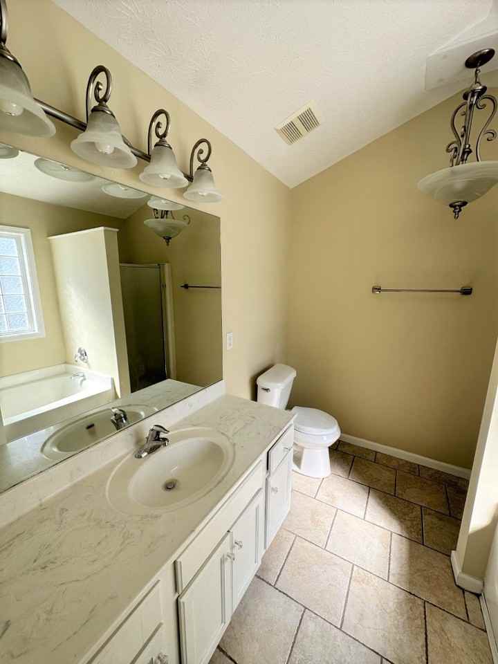 2162 Jefferson St #1 - Photo 6 of 12