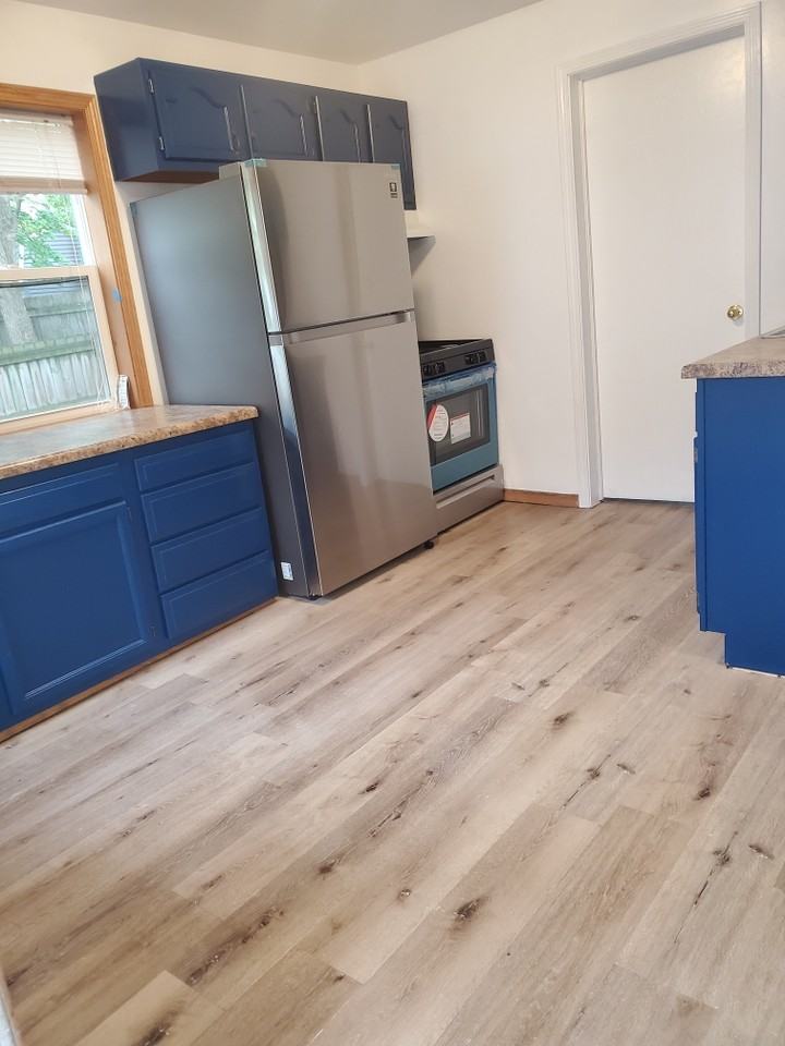 333 South Gardiner Avenue #3 - Photo 2 of 11