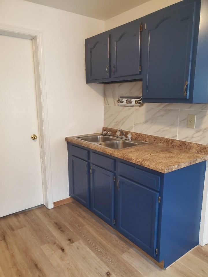 333 South Gardiner Avenue #3 - Photo 4 of 11