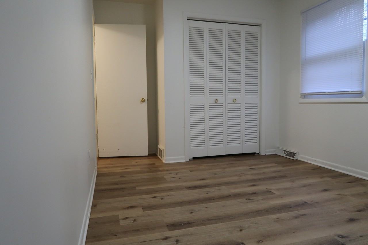 7259 Periwinkle Avenue Southeast #7259 - Photo 4 of 10