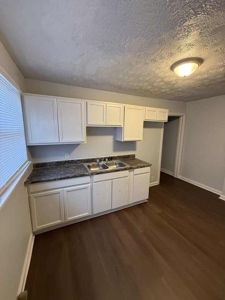 3444 North Parker Avenue #1 - Photo 4 of 8