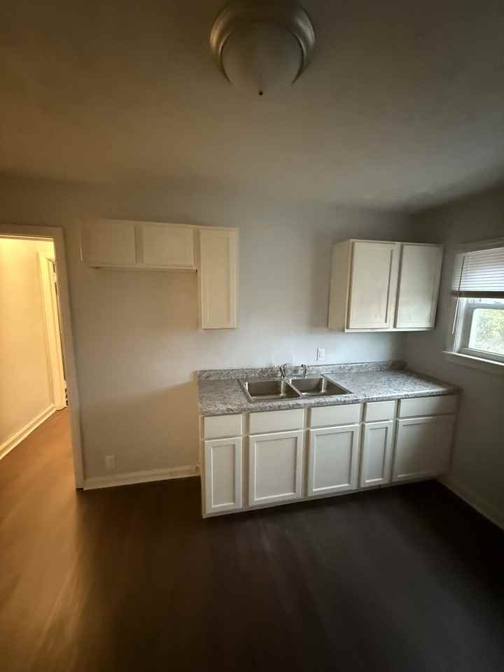 3446 North Parker Avenue #1 - Photo 4 of 7