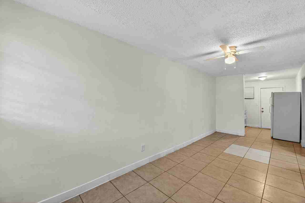 2734 Nw 15th St #1 - Photo 4 of 10