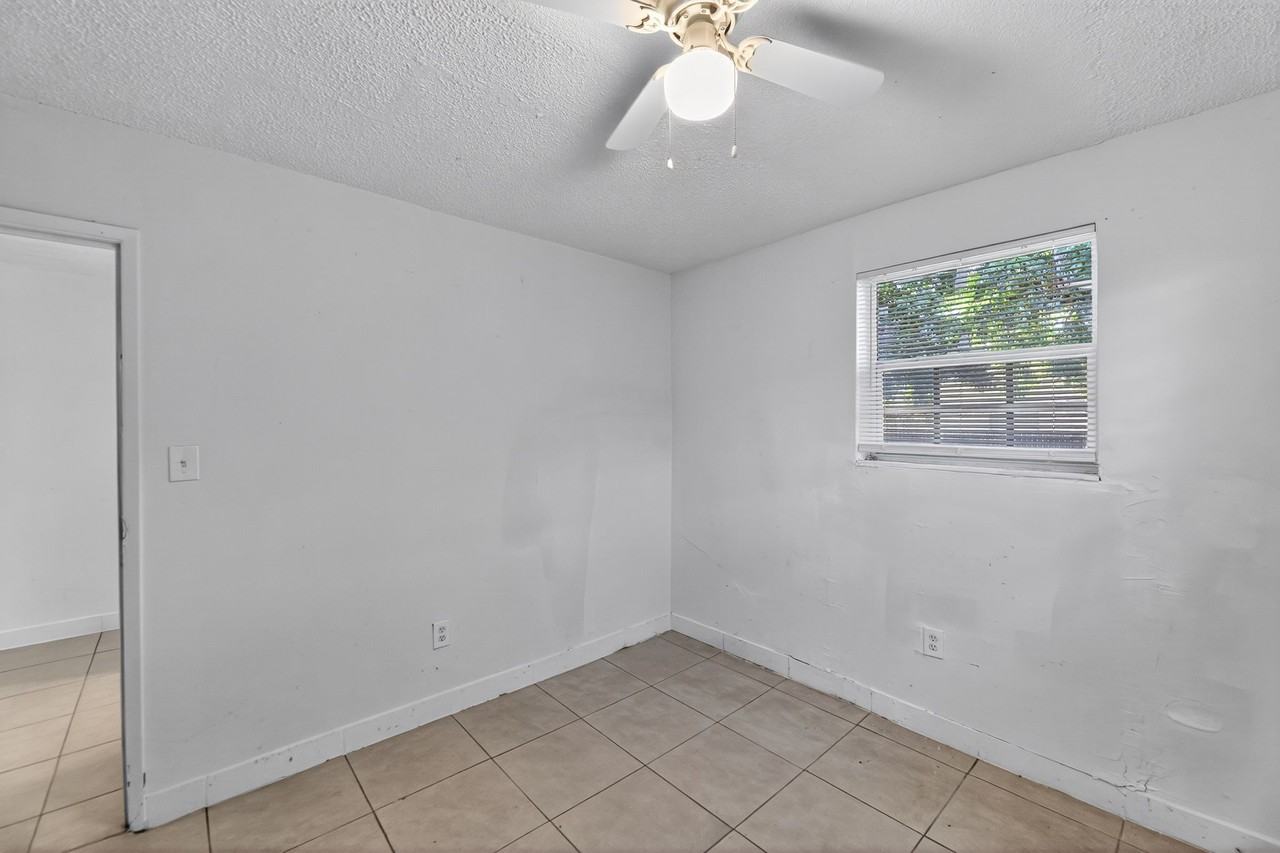 2734 Nw 15th St #1 - Photo 7 of 10