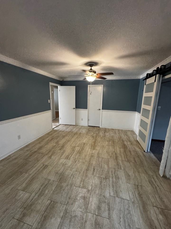 114 Windsor Dr #1 - Photo 6 of 9