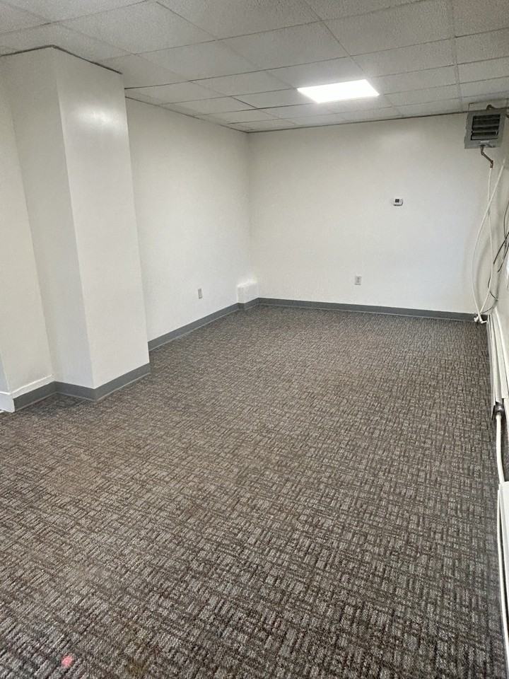 2618 1/2 2nd Ave W #4 - Photo 3 of 8