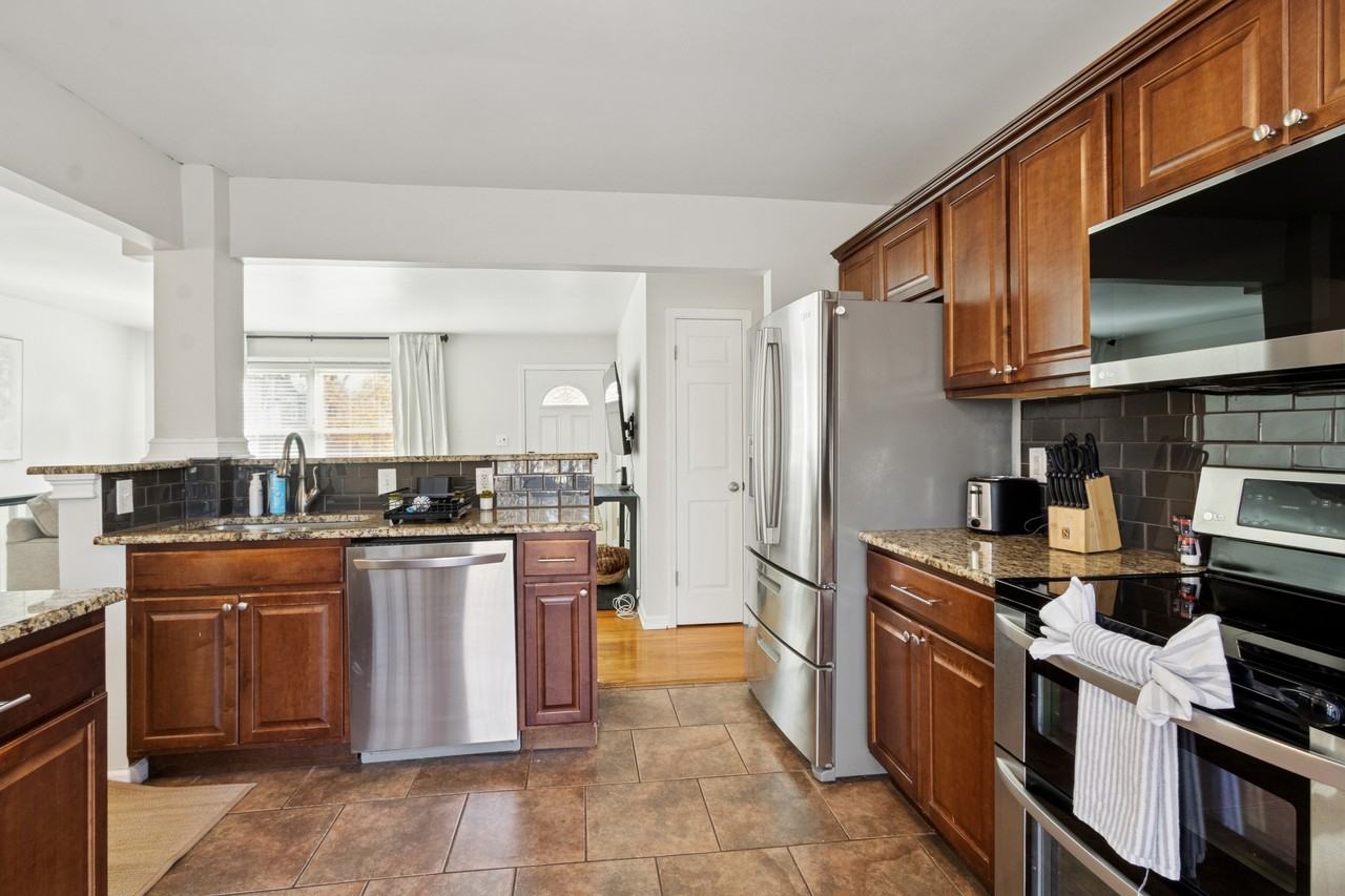 10106 W 91st St #1 - Photo 5 of 25