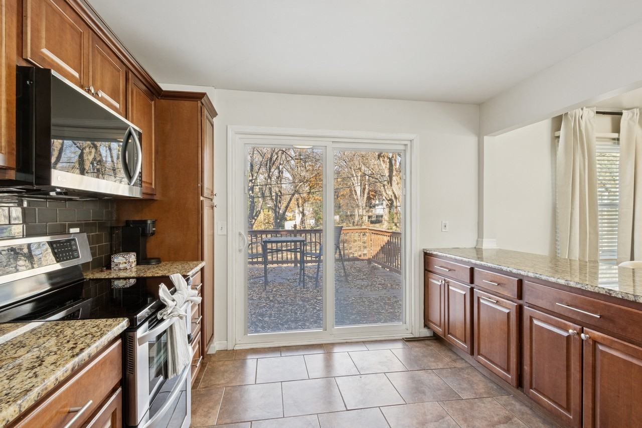 10106 W 91st St #1 - Photo 6 of 25