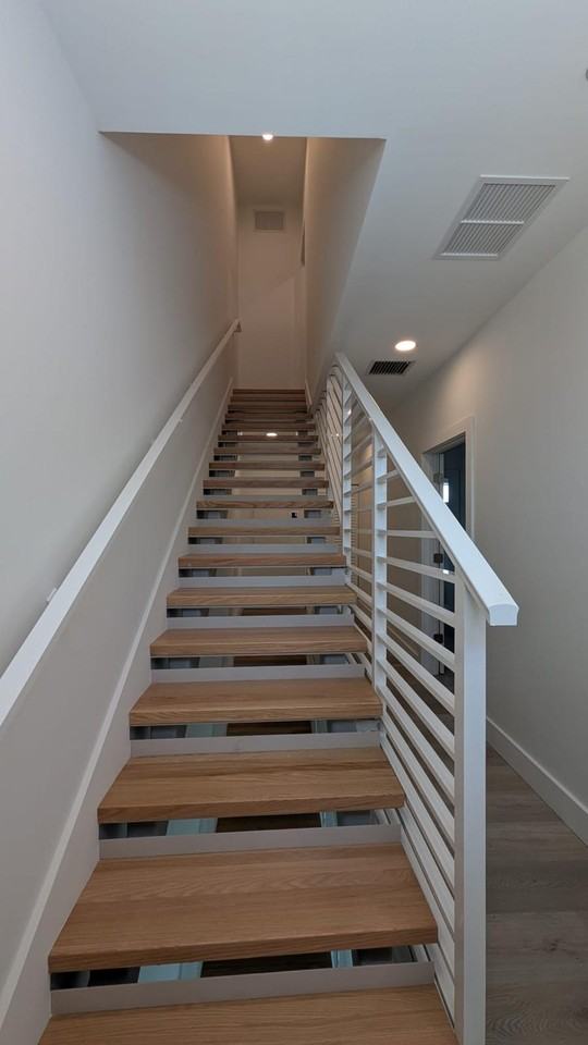 816 84th St #2 - Photo 6 of 21