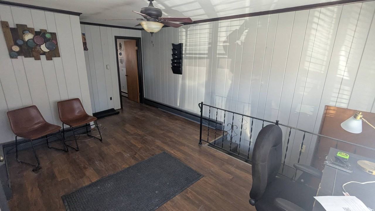 2511 2511 Peach Street - Office Space - Photo 2 of 5