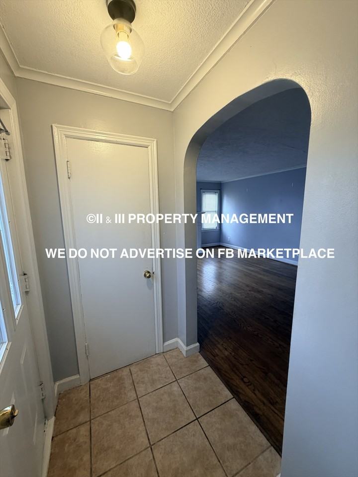 5840 Floyd St #1 - Photo 4 of 37