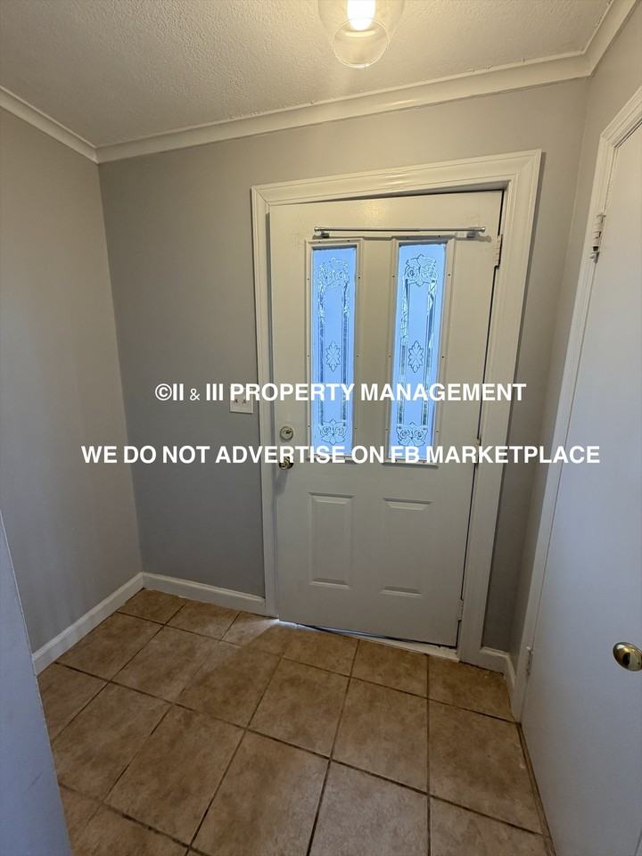 5840 Floyd St #1 - Photo 5 of 37