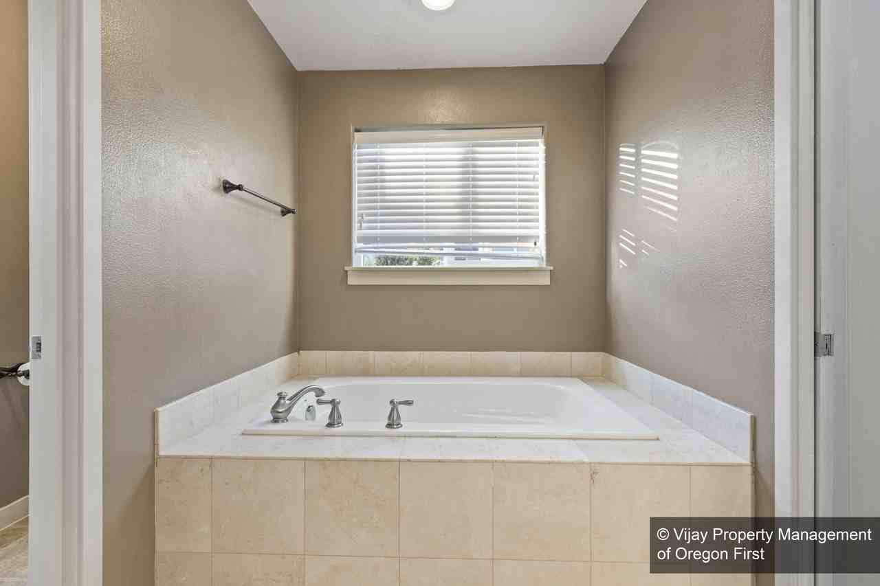 685 Nw 176th Ct #1 - Photo 6 of 8