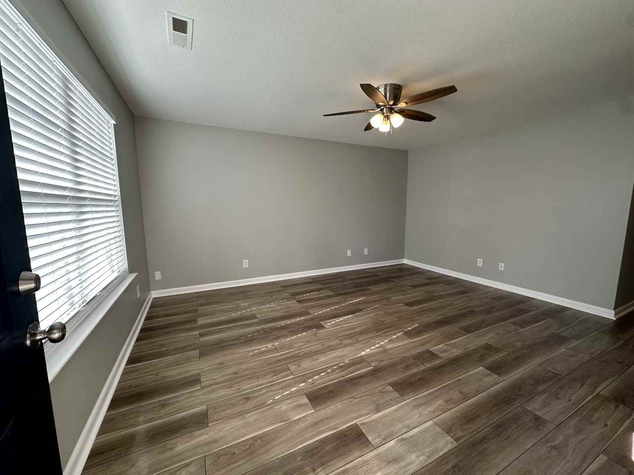 1505 East 50th Street #1 - Photo 2 of 12