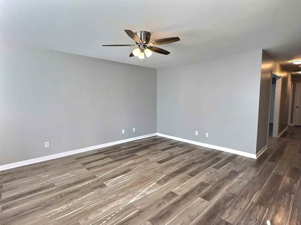 1505 East 50th Street #1 - Photo 3 of 12